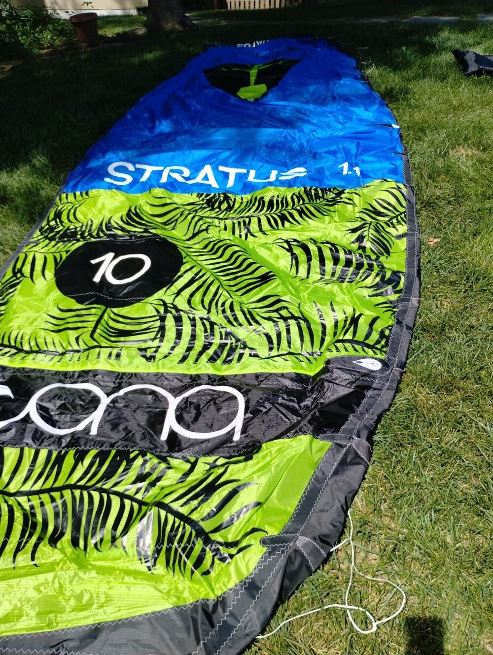 Tona Stratus 1.1 Kiteboarding Sail Size 10 - Comes With Duffel Bag